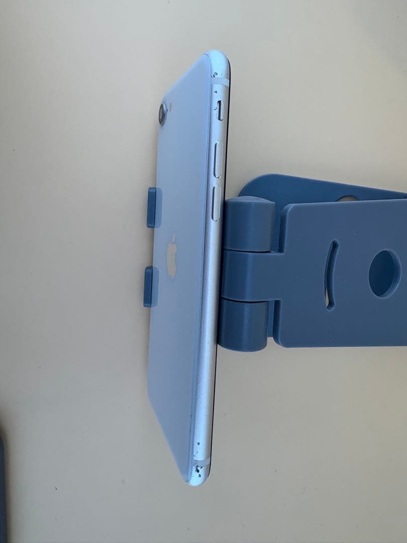 iPhone SE 代3世代64GBスターライトバッテリー純正88%