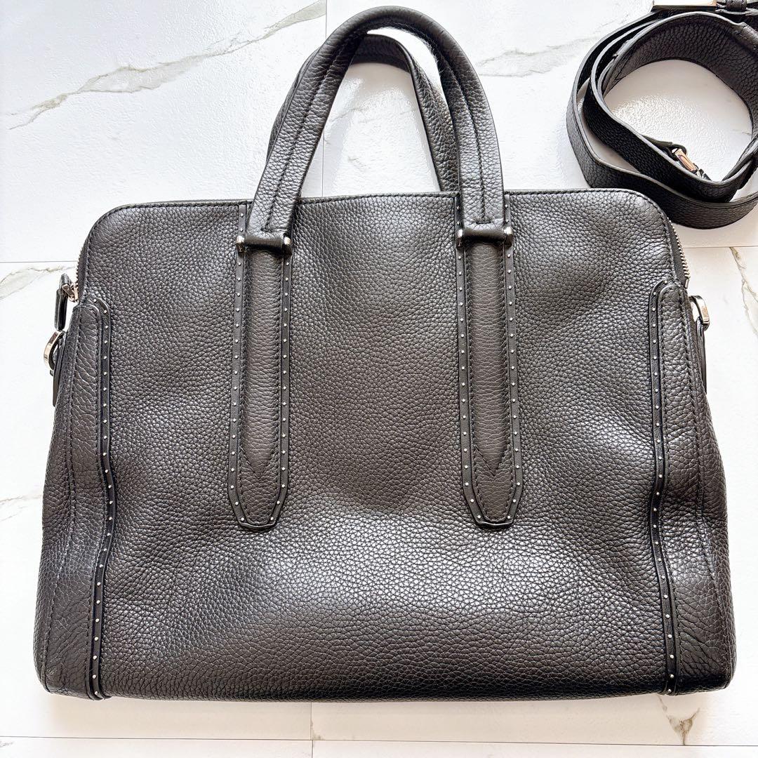 【Salvatore Ferragamo】 ショルダー付 本革ブリーフケース