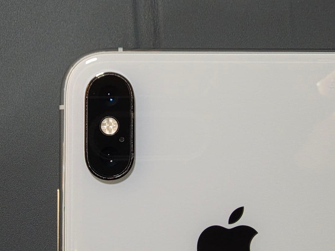 iPhone XS Max 256GB SIMロック解除済み SIMフリー