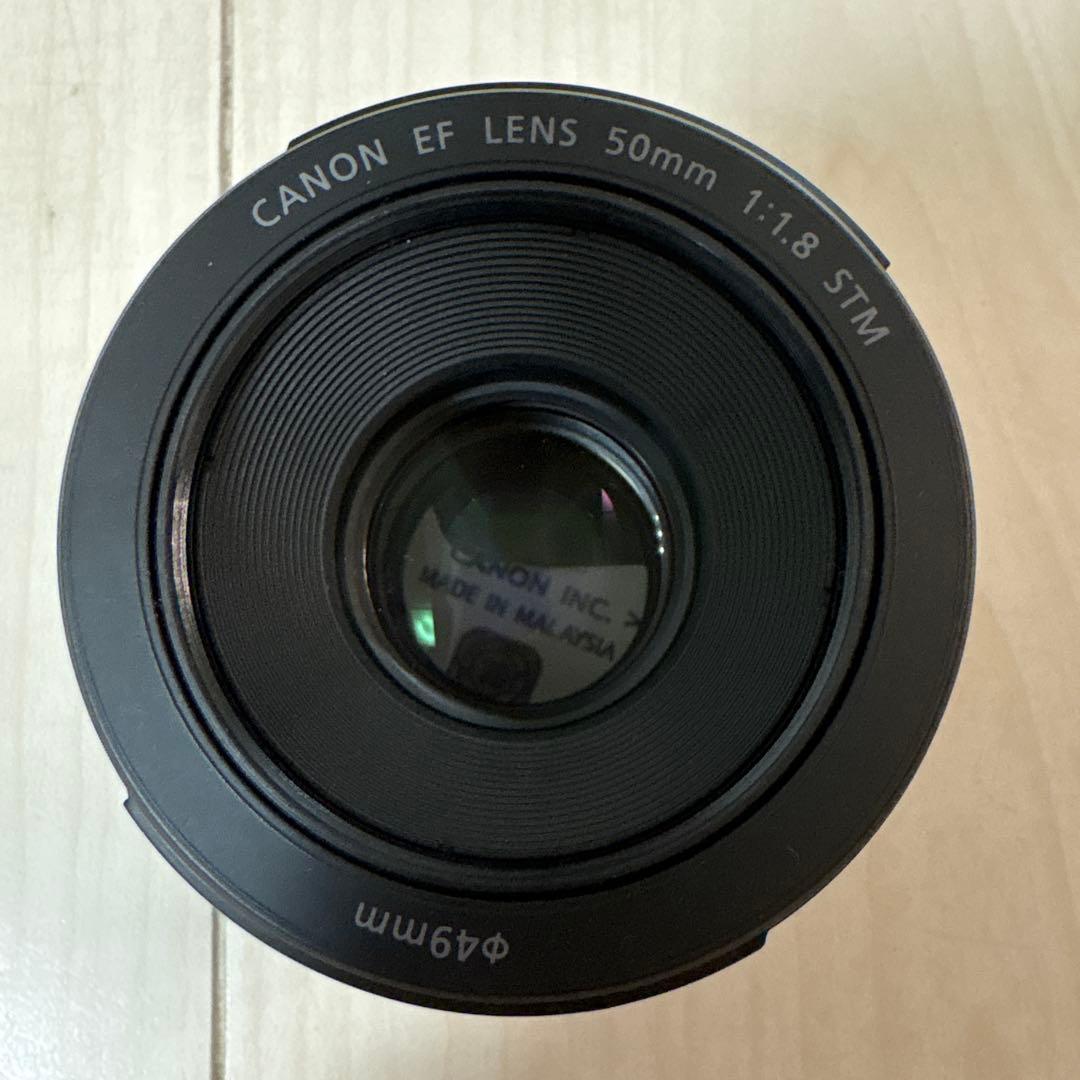 Canon EOS Kiss X9 デジタル一眼レフ　ダブルレンズ