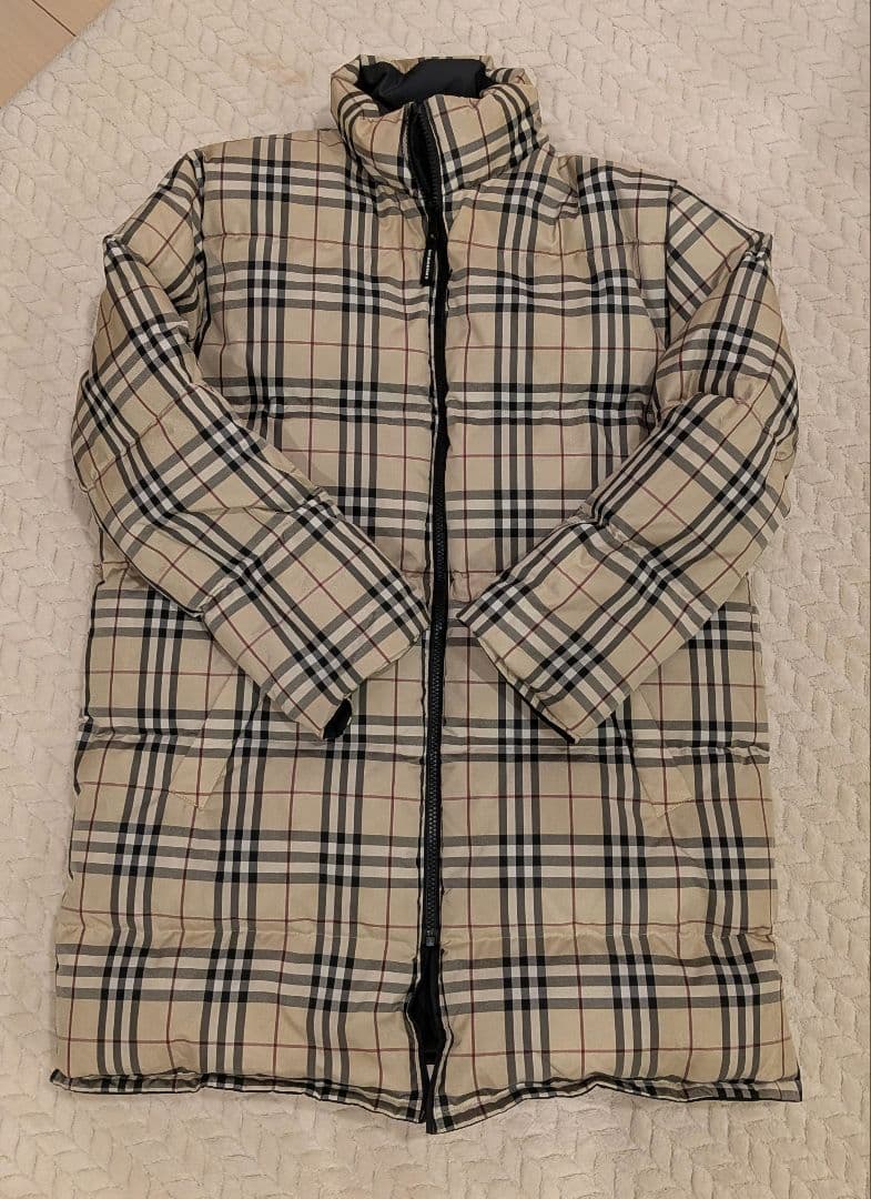 BURBERRY ダウン　黒レディースS