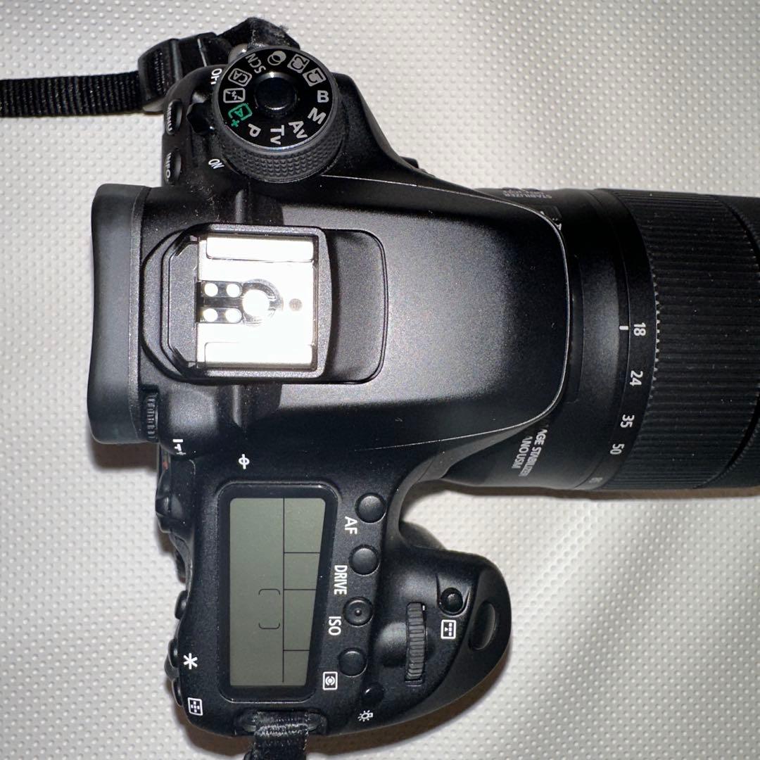 EOS 80D ボディのみ（液晶モニター不具合品）