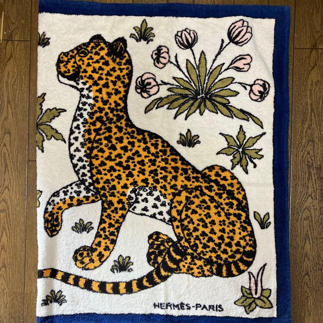 エルメス　ビーチタオル大判　「レオパード」柄