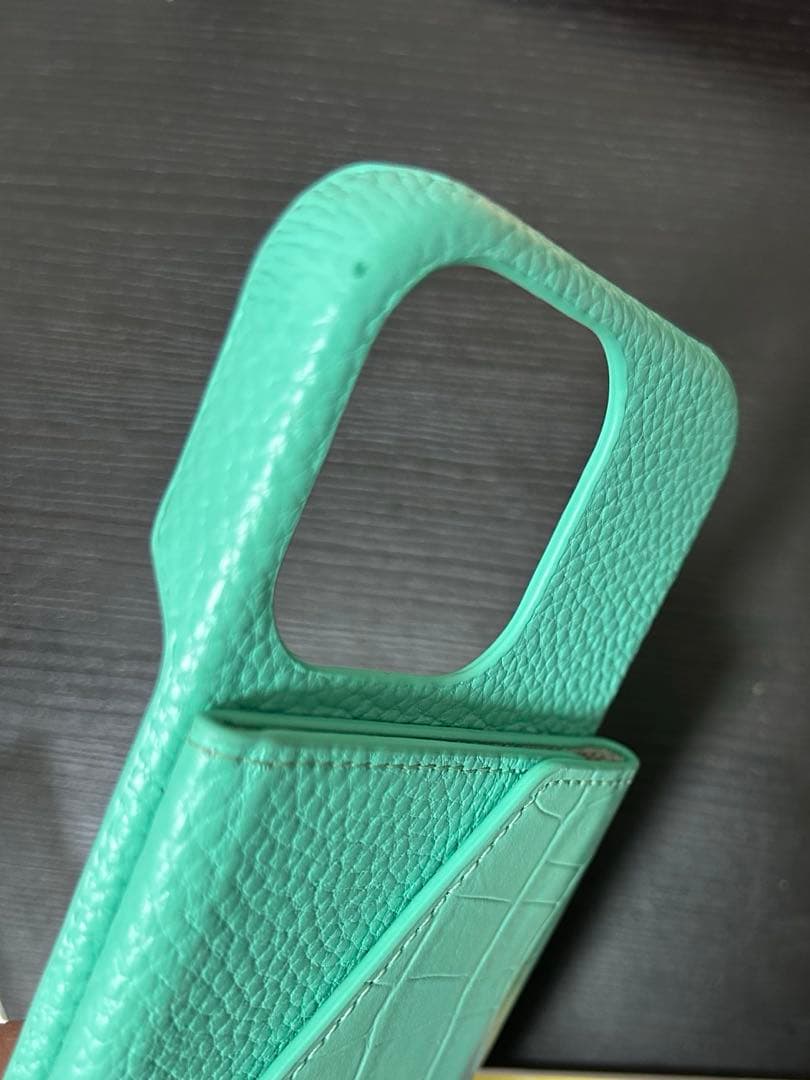 鈴木亜美さん iPhone16proケースとストラップ2点セット