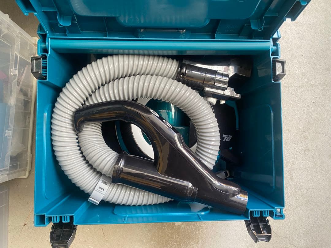 マキタ18v 充電式サイクロンクリーナ　CL501D 本体のみ