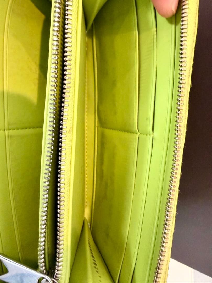 ボッテガヴェネタ　デボストカーフファスナーウォレット　長財布