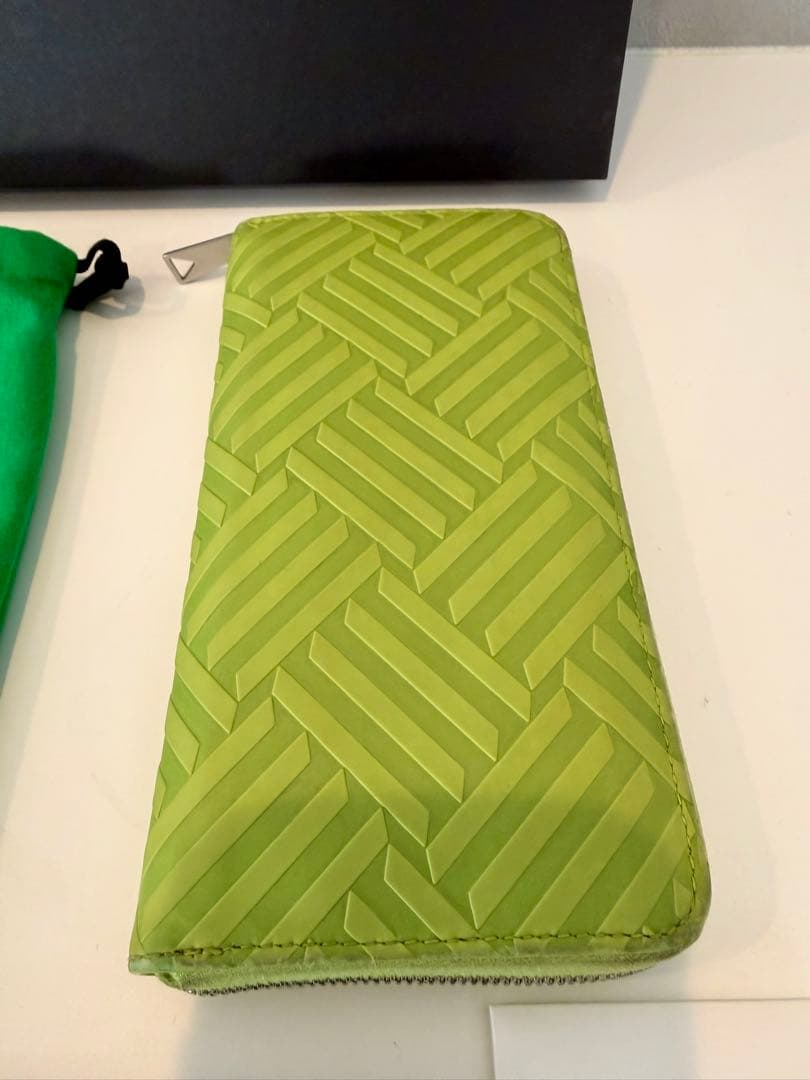 ボッテガヴェネタ　デボストカーフファスナーウォレット　長財布