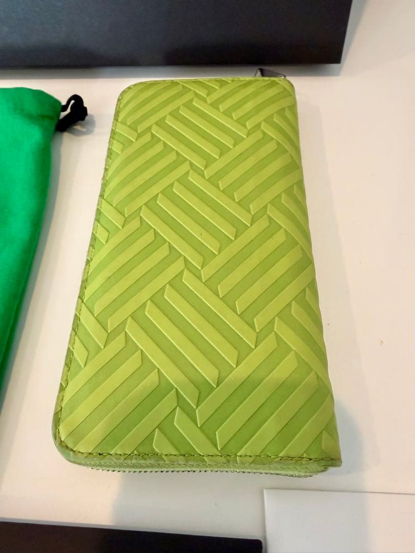 ボッテガヴェネタ　デボストカーフファスナーウォレット　長財布