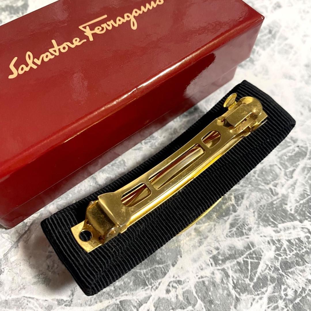 極美品 サルヴァトーレフェラガモ ヴァラリボン バレッタ ブラック
