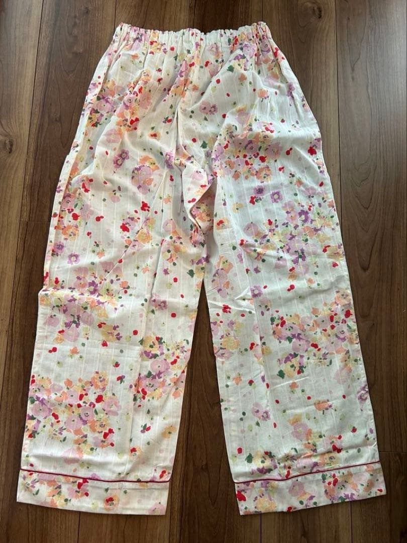 【新品】タグ付き　KID BLUE 花柄　上下ルームウェア