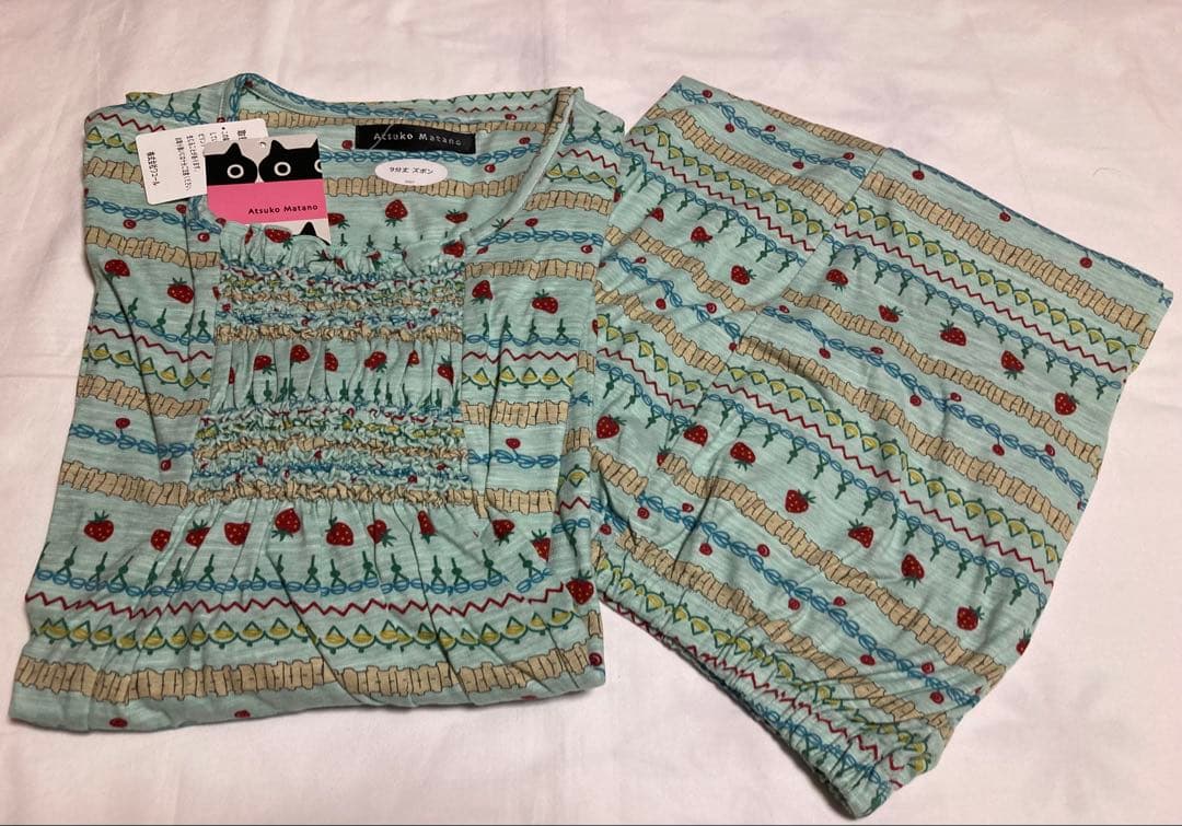 【新品】マタノアツコ　いちご柄　パジャマ M　黒猫 MEME ワコール