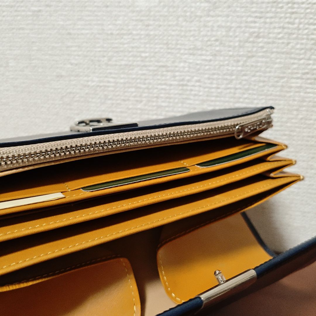 新品★isola 三段錠 ギャルソン財布 ダークネイビー アイソラ