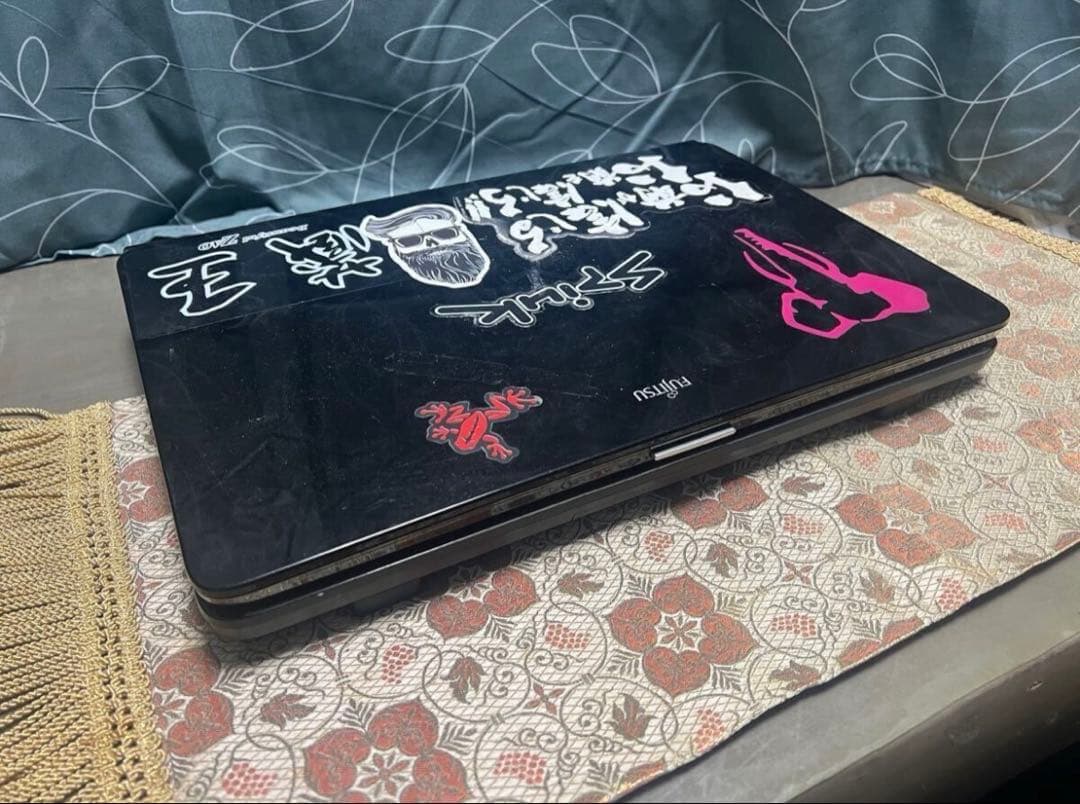 富士通 Lifebook AH30/DノートPC ステッカー装飾付き