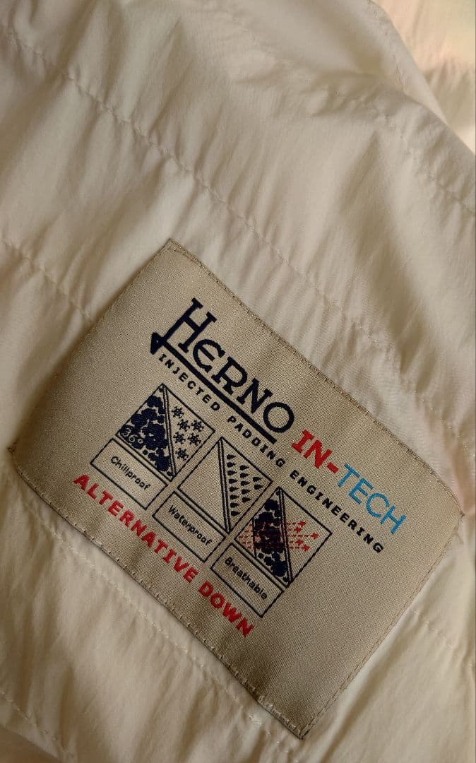 ヘルノ　ダウンコート　ハイブリッド　白ホワイト　ポリアミドコットン42