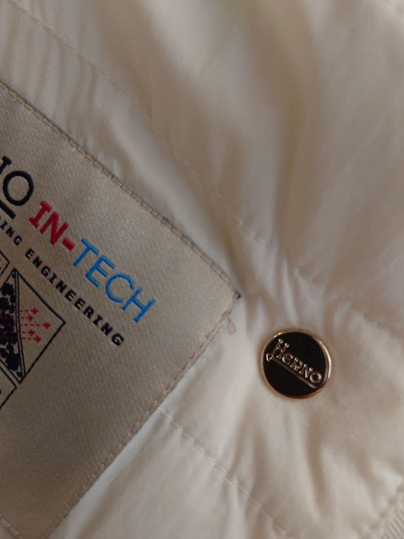 ヘルノ　ダウンコート　ハイブリッド　白ホワイト　ポリアミドコットン42