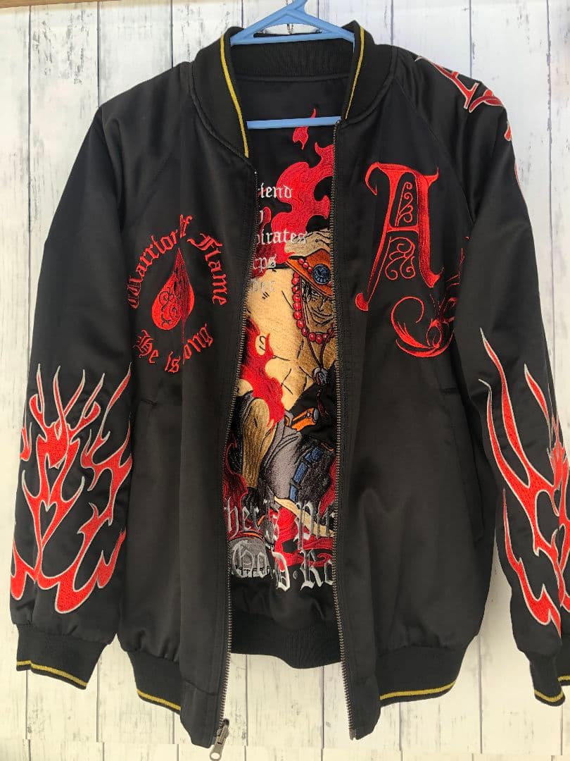 ワンピース　リバーシブルスカジャン (エース&白ひげ)