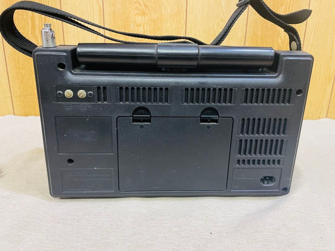 National COUGAR RF-2200 BCLラジオ クーガ