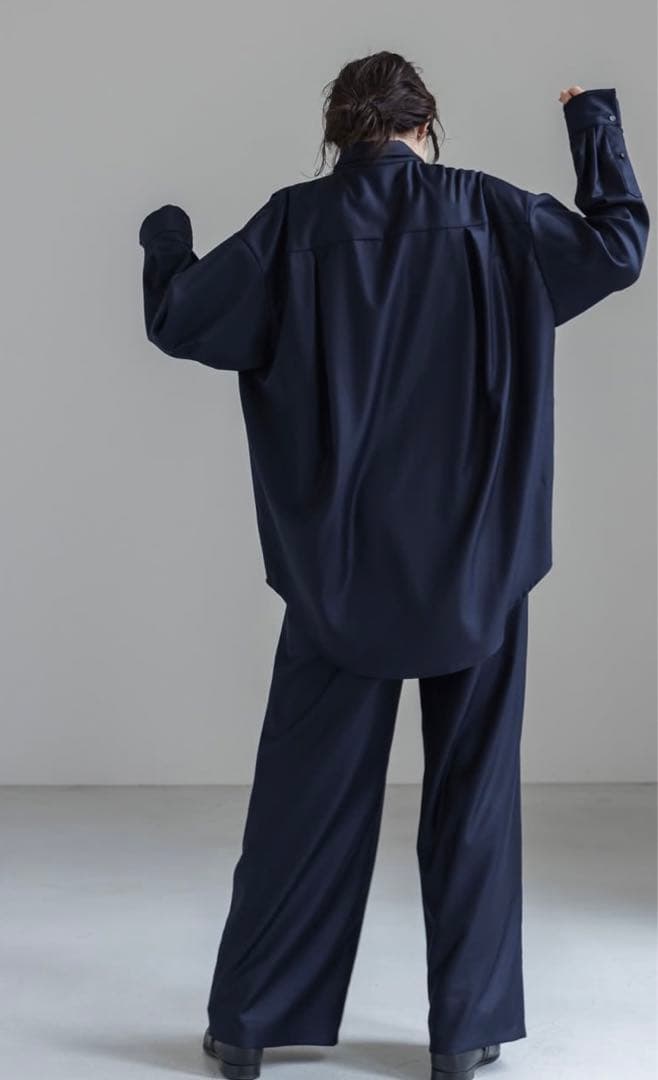 デレス　deres シャツ　ネイビー