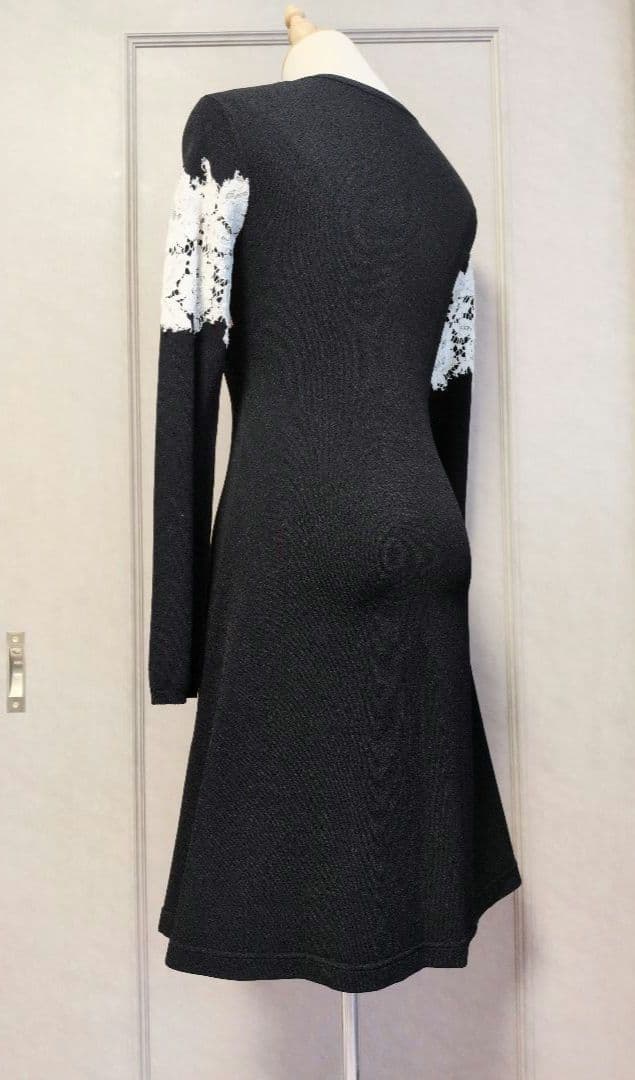 【VALENTINO】ホワイトレースが素敵なビスコースジャージーワンピース☆