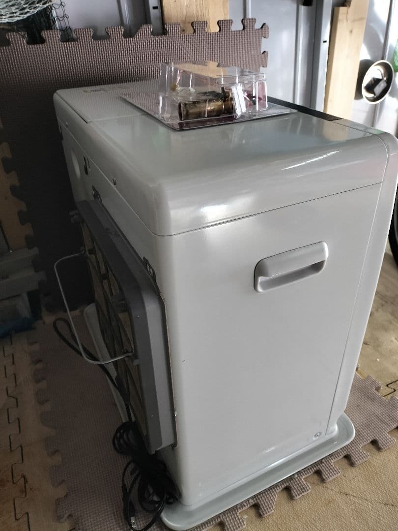 ダイニチ石油ファンヒーター　ジャンク　新品部品(気化器)有り