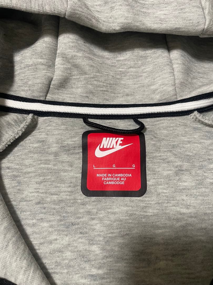 ✨新品未使用品✨NIKEテックフリース￼Lサイズ