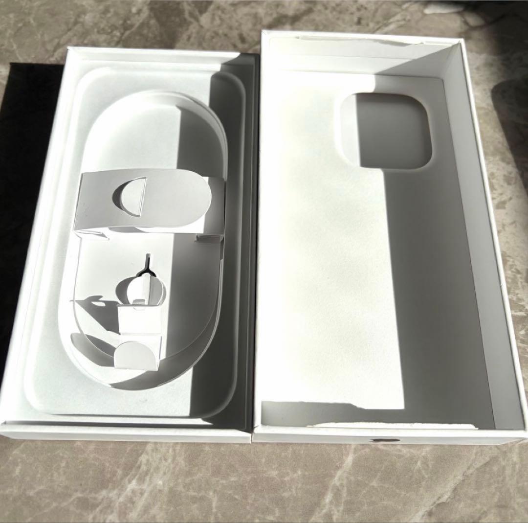 【超美品】Apple iPhone16pro 黒 128GB SIMフリー