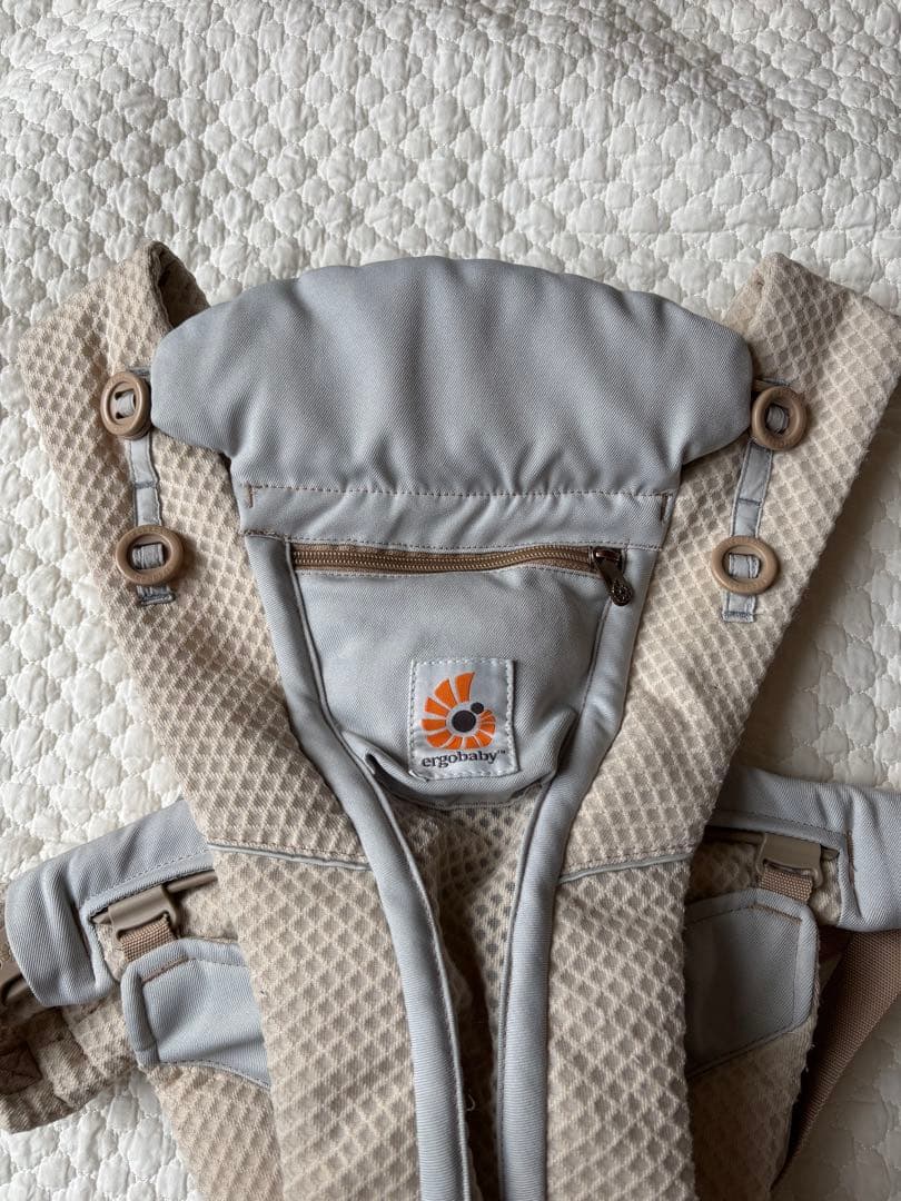 ergobaby オムニブリーズ　抱っこひも サンドベージュ