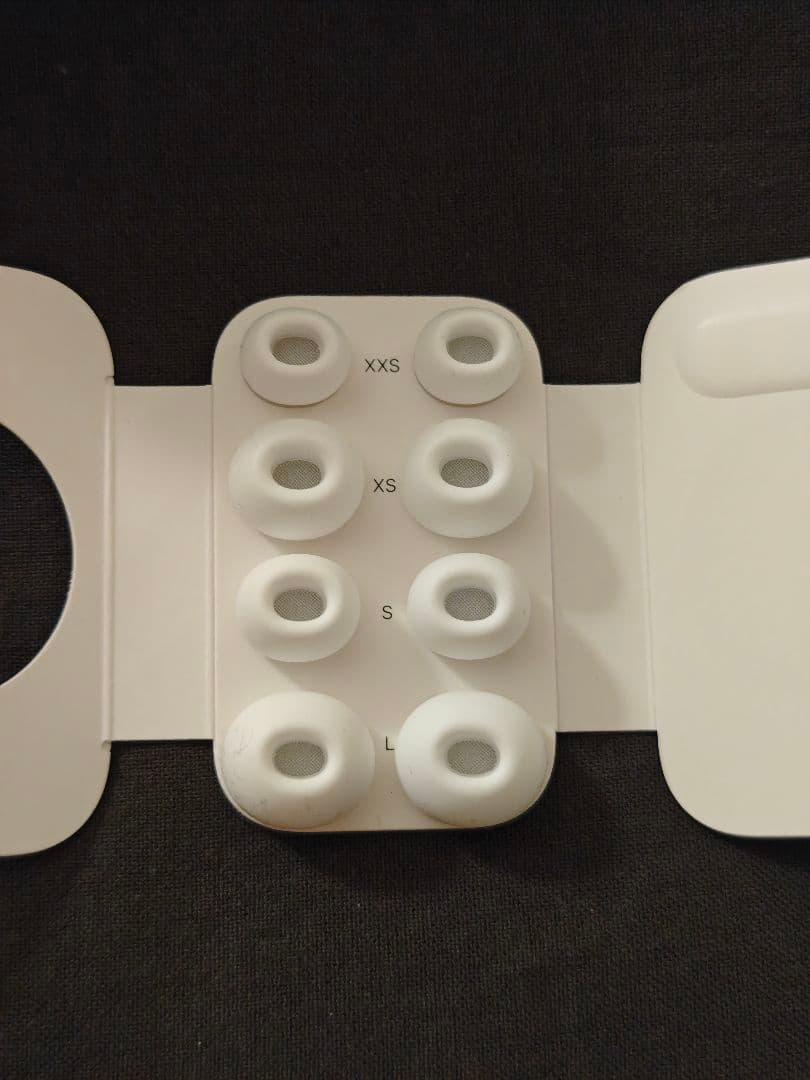 AirPods Pro3 ケース+左耳 箱