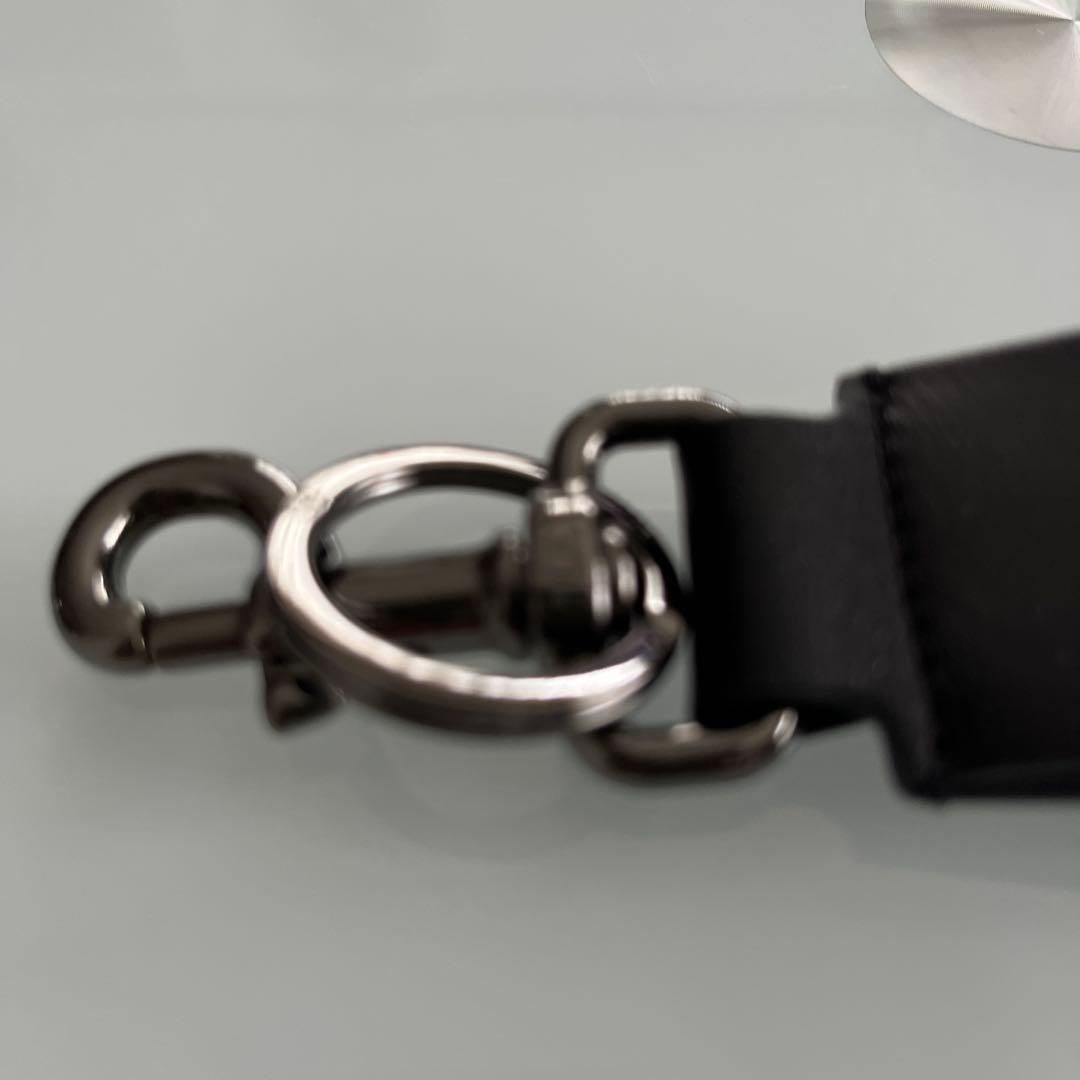 VALENTINO GARAVANI ブラックレザーキーホルダー