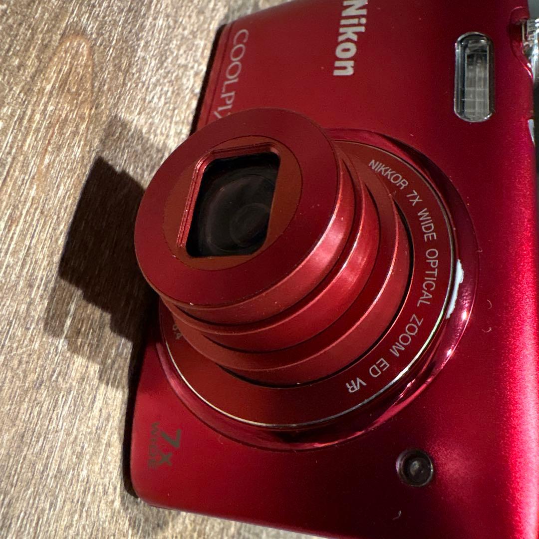 Nikon COOLPIX S3500 デジカメ　レッド