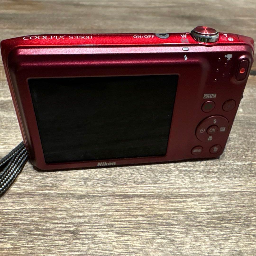 Nikon COOLPIX S3500 デジカメ　レッド