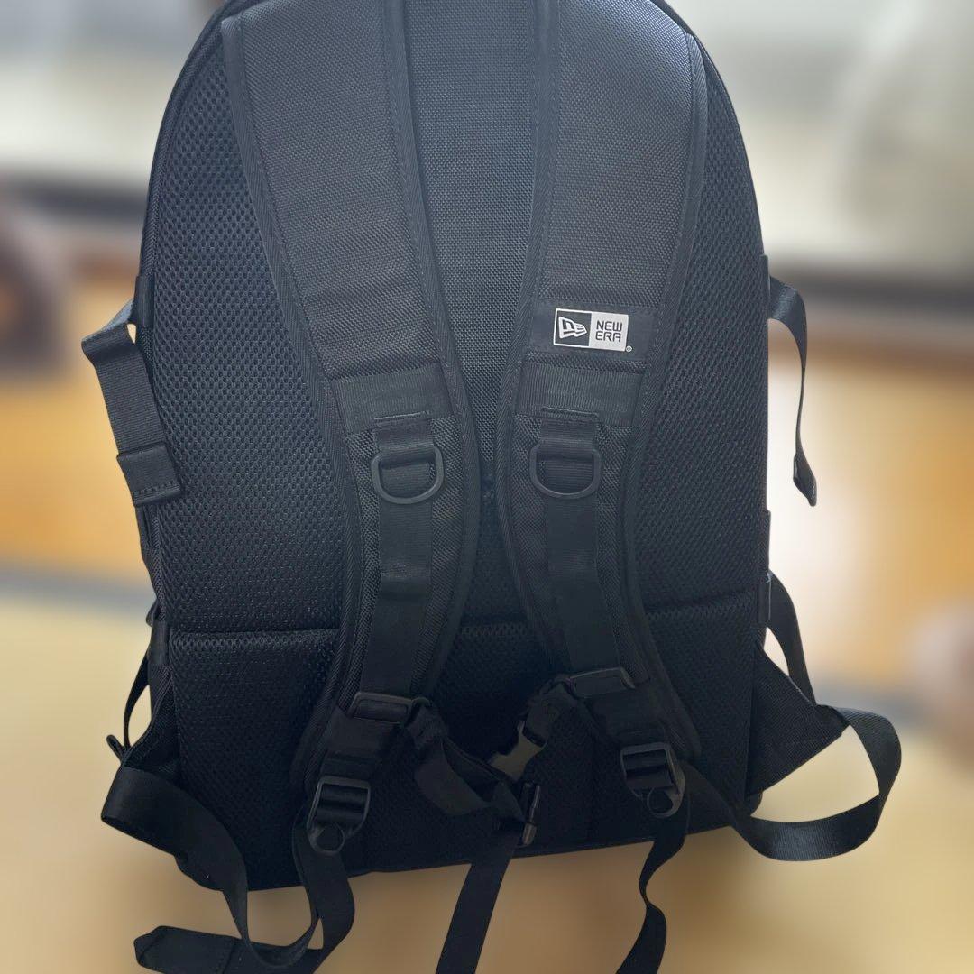【超美品】NEW ERA キャリアパック 35L ブラック リュック