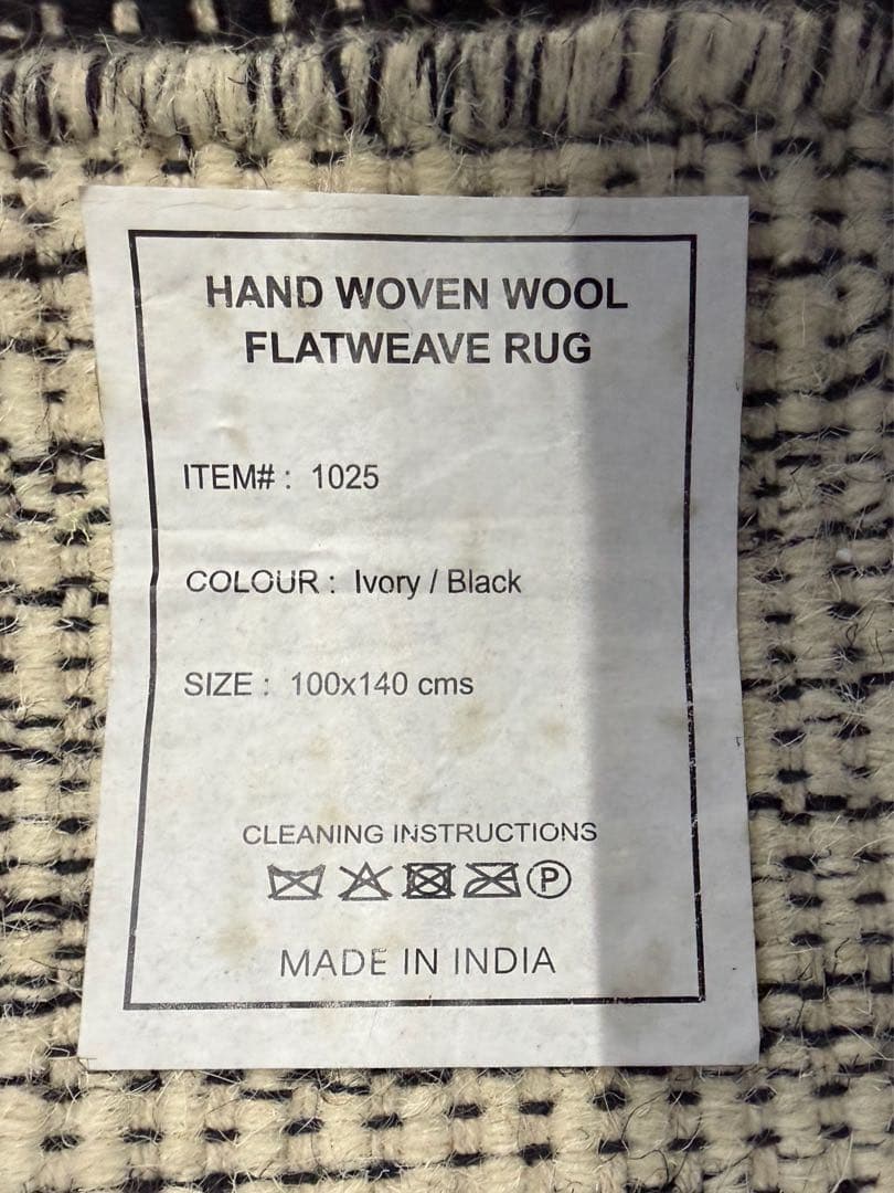 さ*ぼ様 インド　手織りのラグ　ウールフラットウィー 100x140 cm 白と