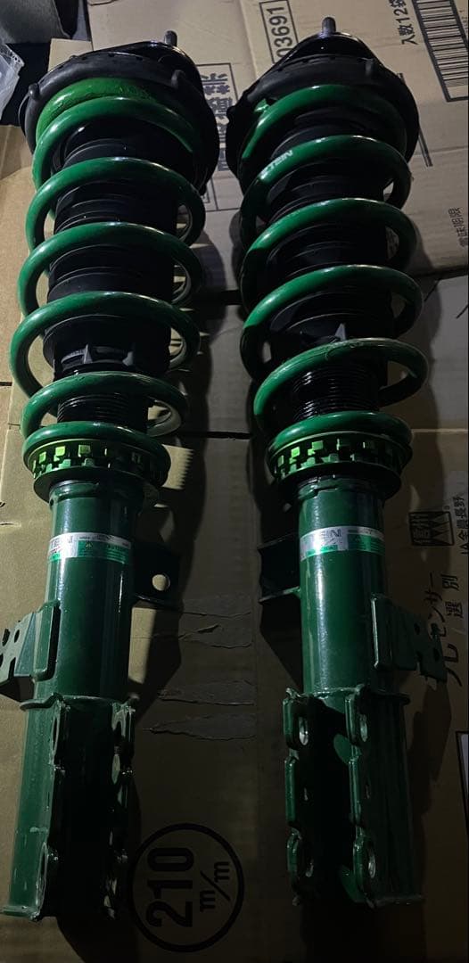 ZRR80ノア、ヴォクシーに！車高調テインストリートベイシス！美品！送料込み！