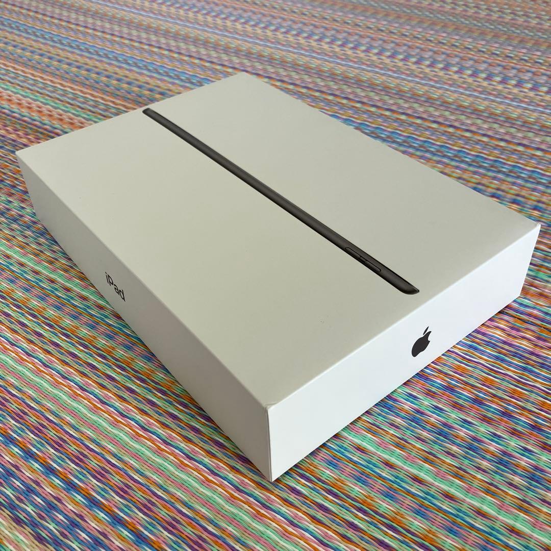 美品ペン&カバー付Apple iPad 第9世代 64GB グレー　充電器無し
