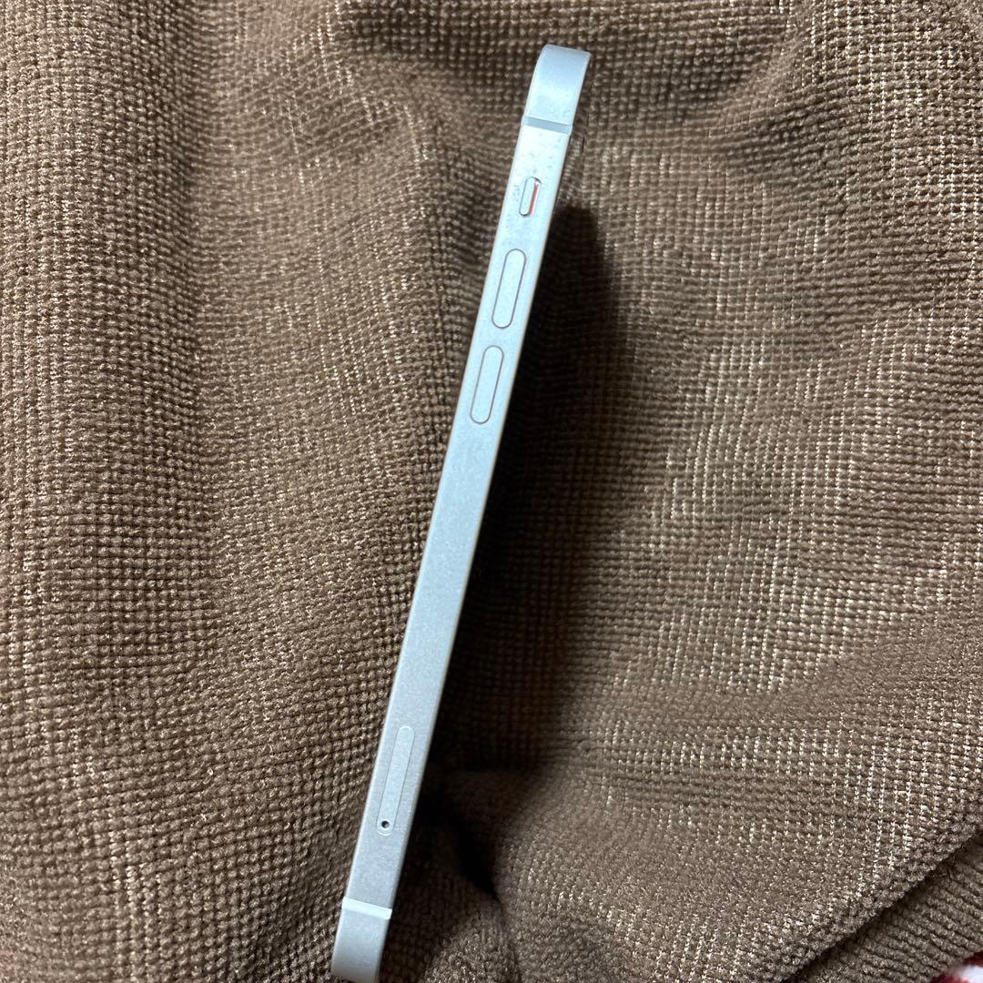 iPhone 12 本体 64GB ホワイト　SIMフリー