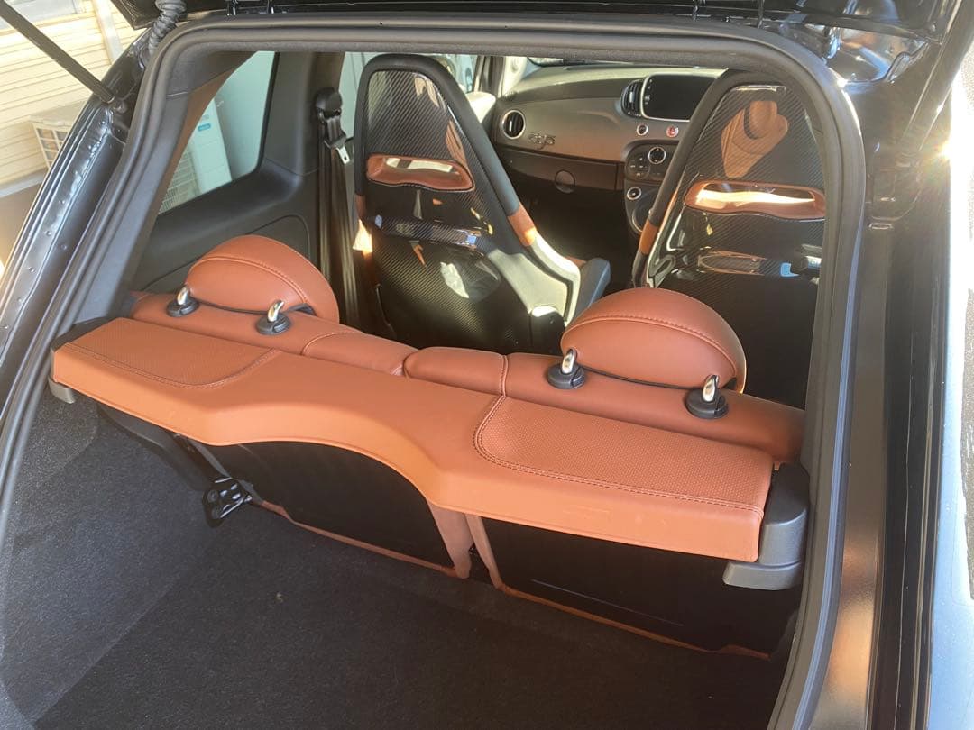 アバルト595 リアラゲッジトノカバー