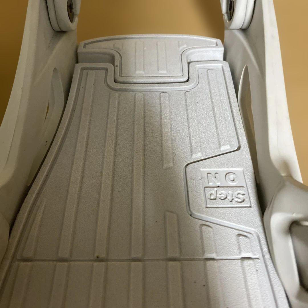 ホワイト スノーボード ビンディング ステップオン