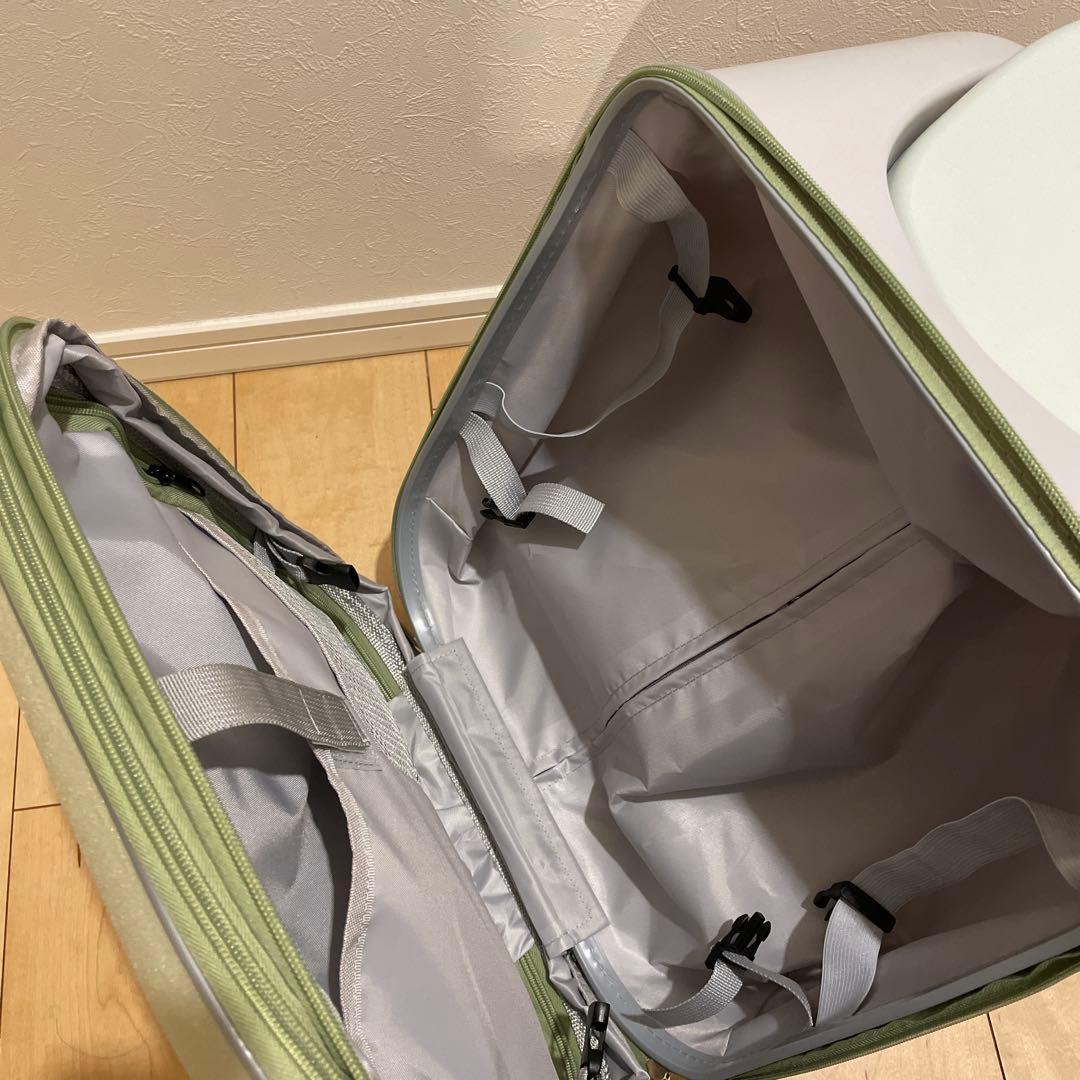 【新品】乗れる　キャリーケース