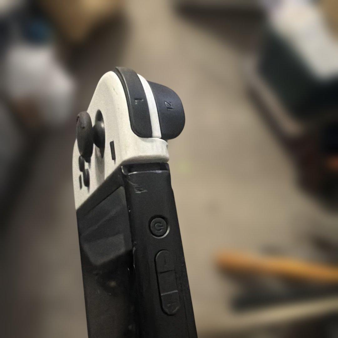 Nintendo Switch 本体 白/黒　Joy-Con