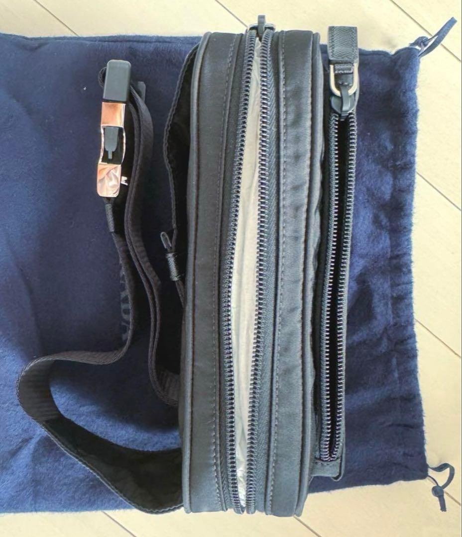 PRADA ロゴプレート ベルトバッグ