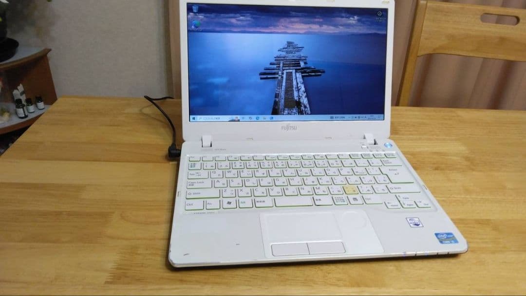 富士通 LIFEBOOK SH54/G i5 メモリ8GB SSD512GB