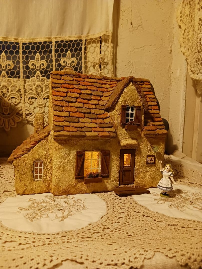 モルタルオブジェ　可愛いカフェ