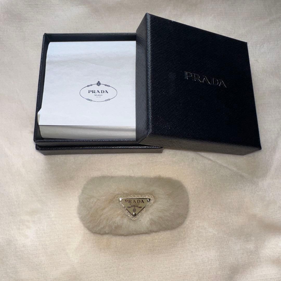 PRADA ファーヘアピン アイボリー
