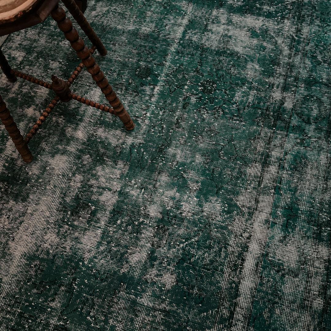 トルコ製ヴィンテージラグ981 超大判 ダークターコイズブルー オーバーダイ