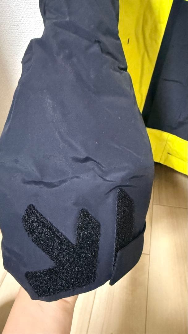 【未使用タグ付き】DESCENTE デサント　スノーボードウェア！