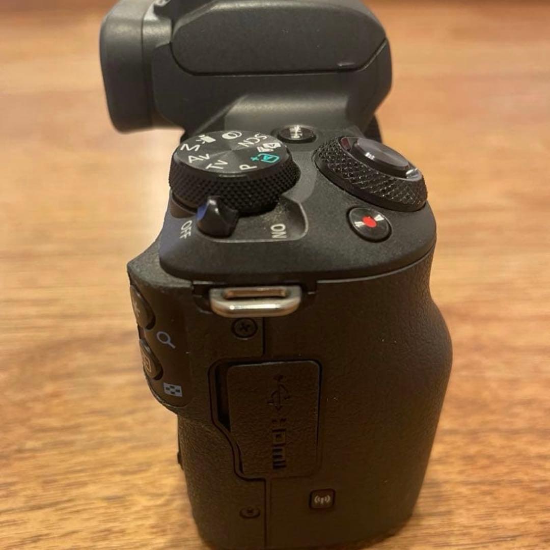 Canon キャノン EOS kiss M ダブルレンズ キット