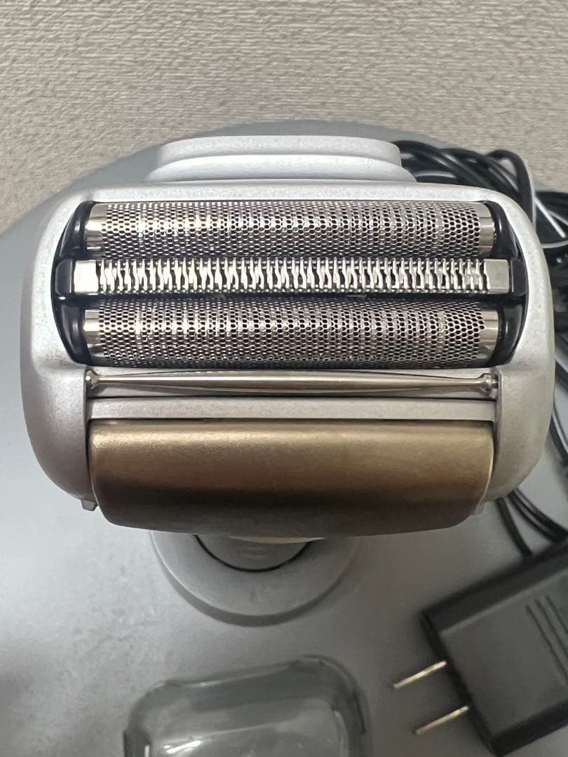 Panasonicラムダッシュ　スキンケアシェーバー　充電器付き