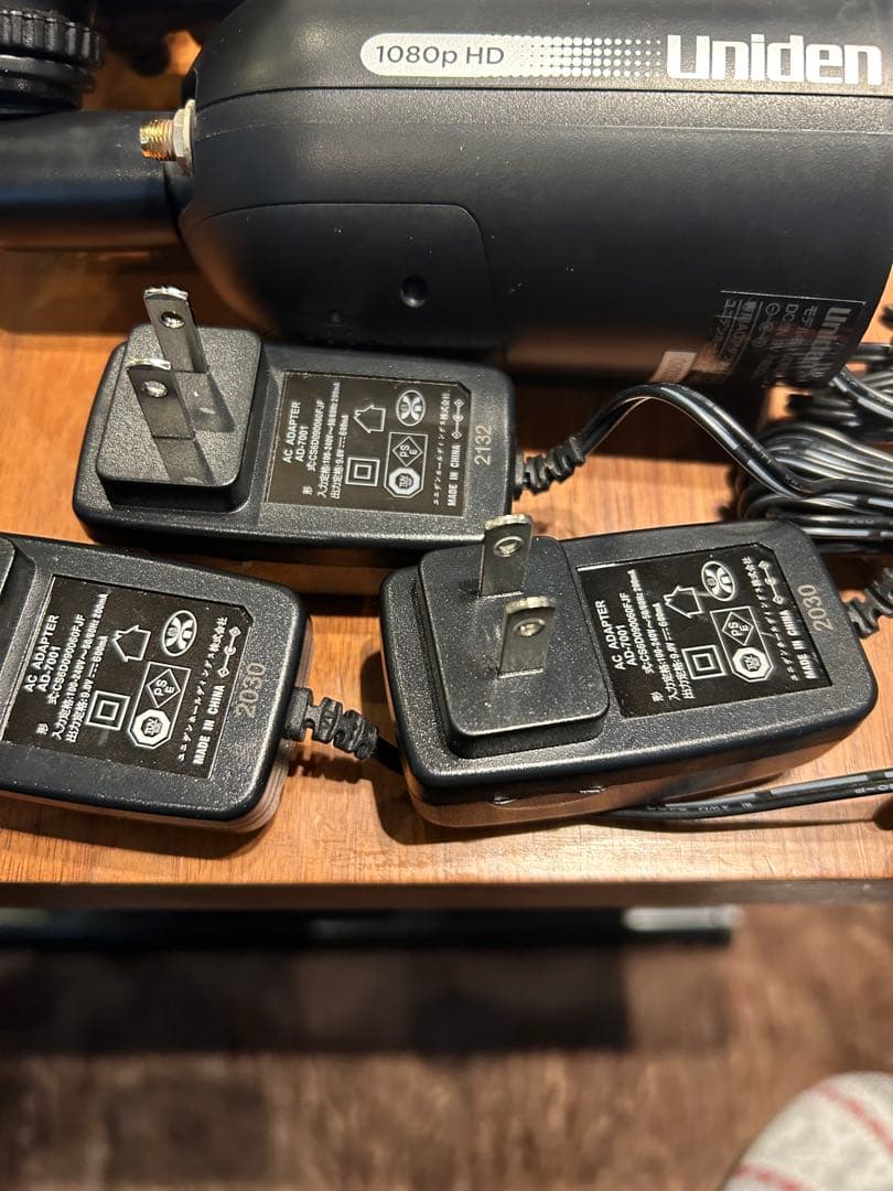 Uniden防犯カメラ モニター、カメラ3台セット