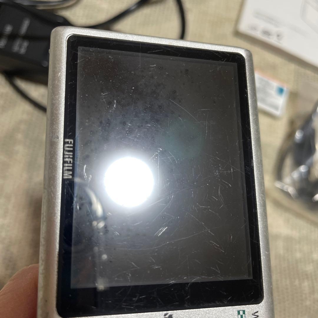 コンパクトデジカメ　ややジャンク　FINEPIX Z ピンク 充電器